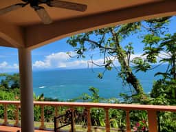 WaveSong: Mountainside Villa with Ocean views & Pool