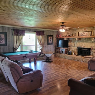 Ranch House on 750 acres near Niangua River