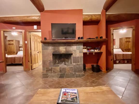 Bears Den #2- Cozy Mountain Duplex, Views + Wildlife & Hot Tub - SALE!