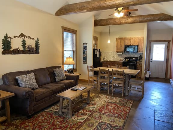 Bears Den #2- Cozy Mountain Duplex, Views + Wildlife & Hot Tub - SALE!